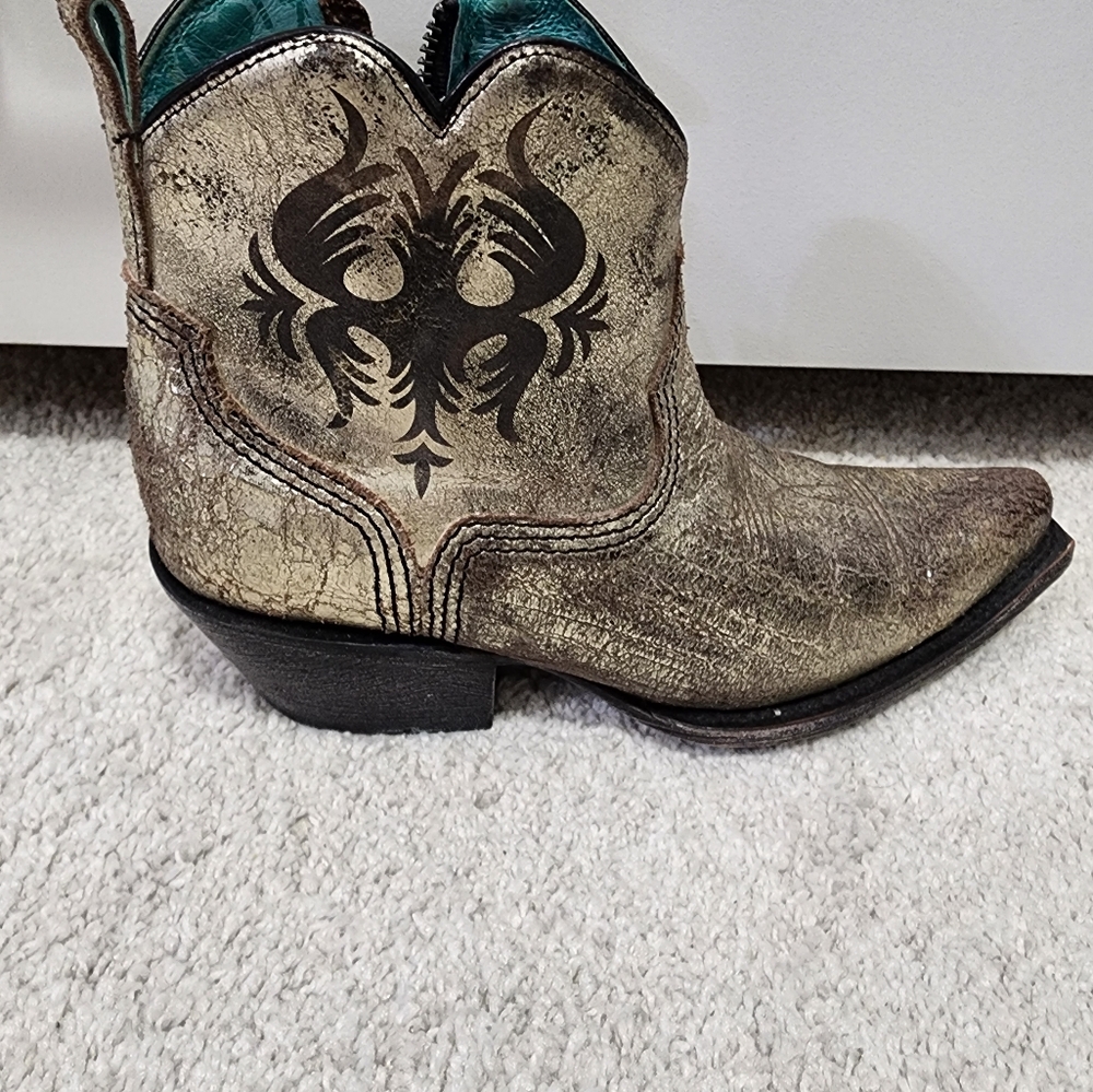NEW Boots